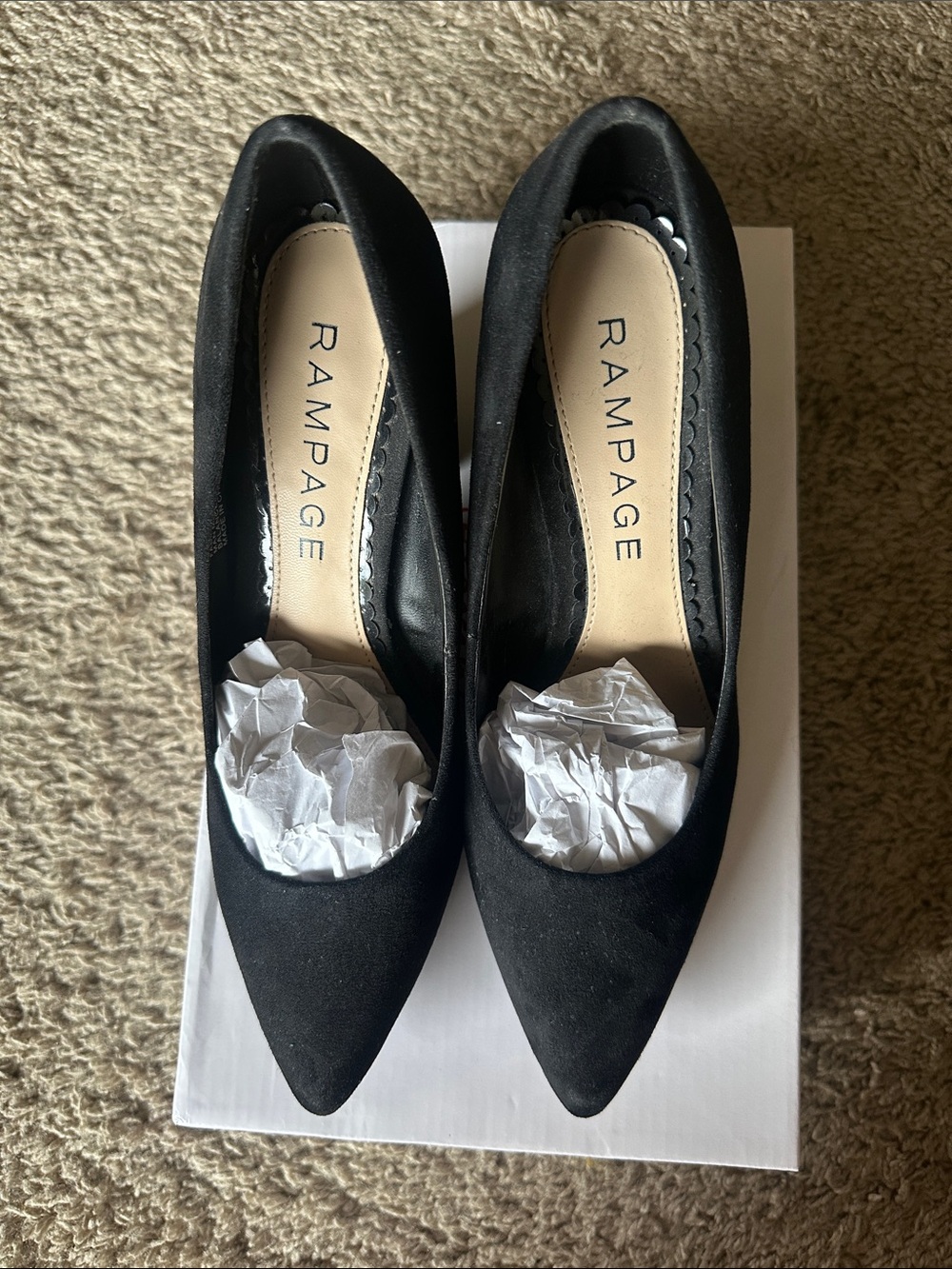 Rampage Women's Bethie Chunky Block Heel Pump - Picture 7 of 10